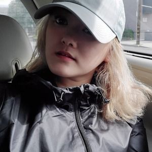 Meet your Posher, Nhi